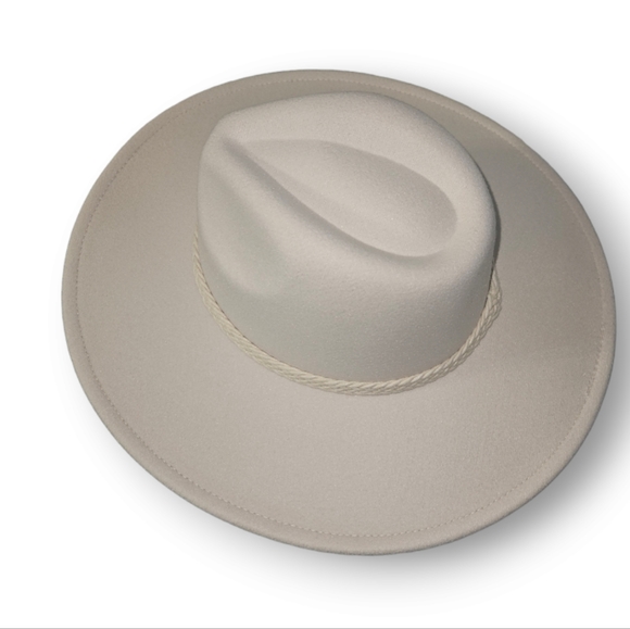 Source Unknown Accessories - White hat 👒